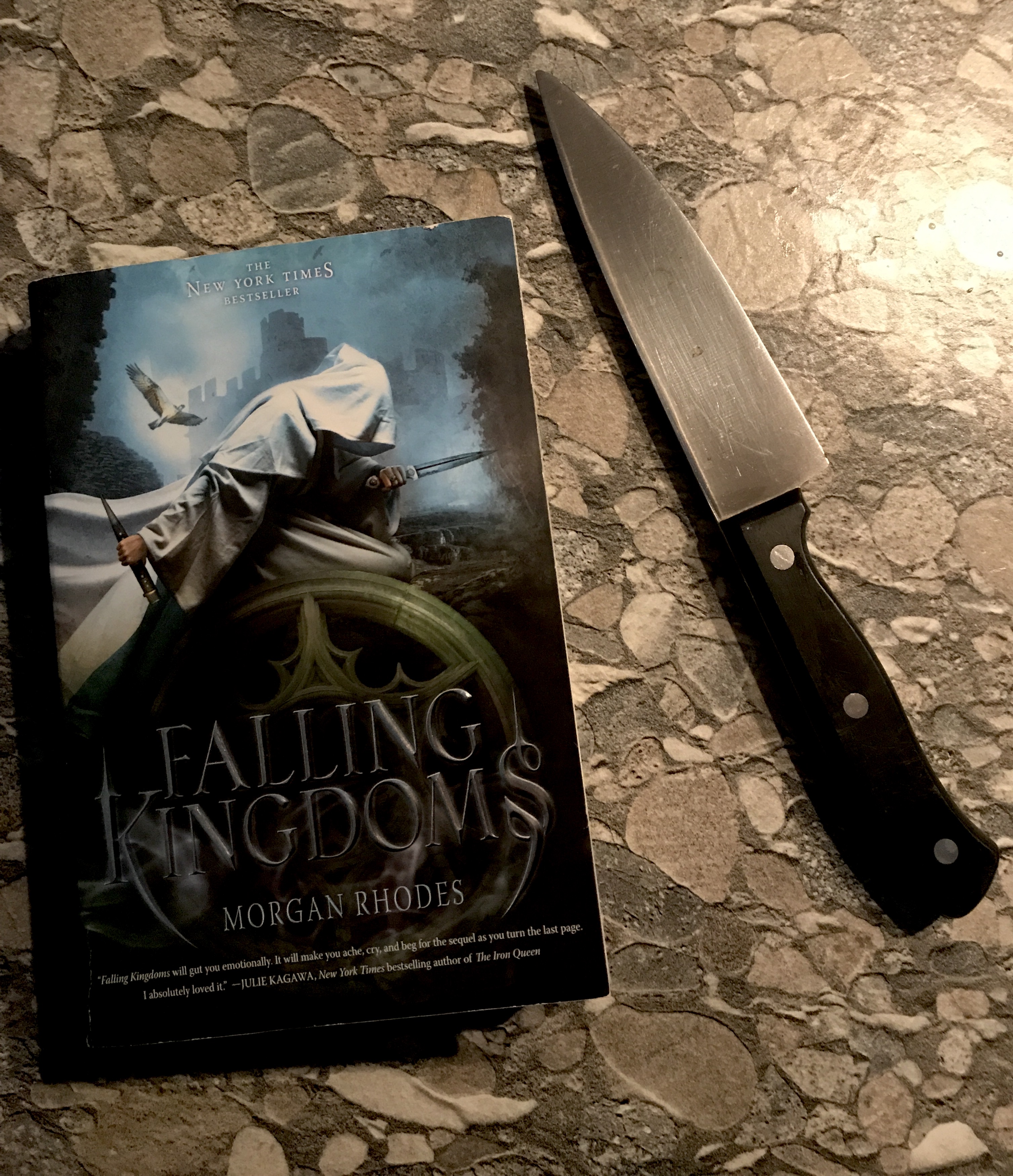 Review: Falling kingdoms – Morgan Rhodes