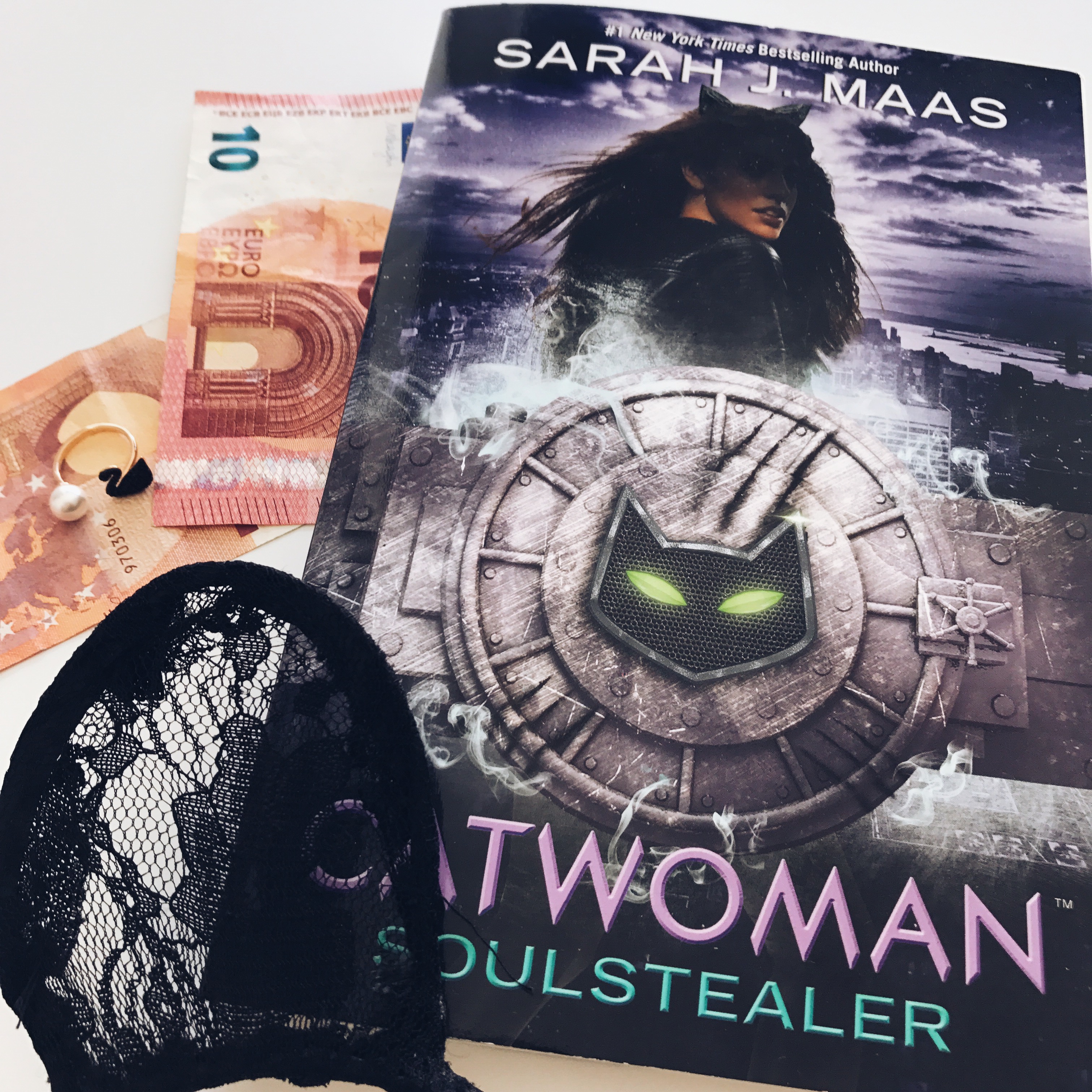 Review: Catwoman (Selina Kyle) – Sarah J. Maas
